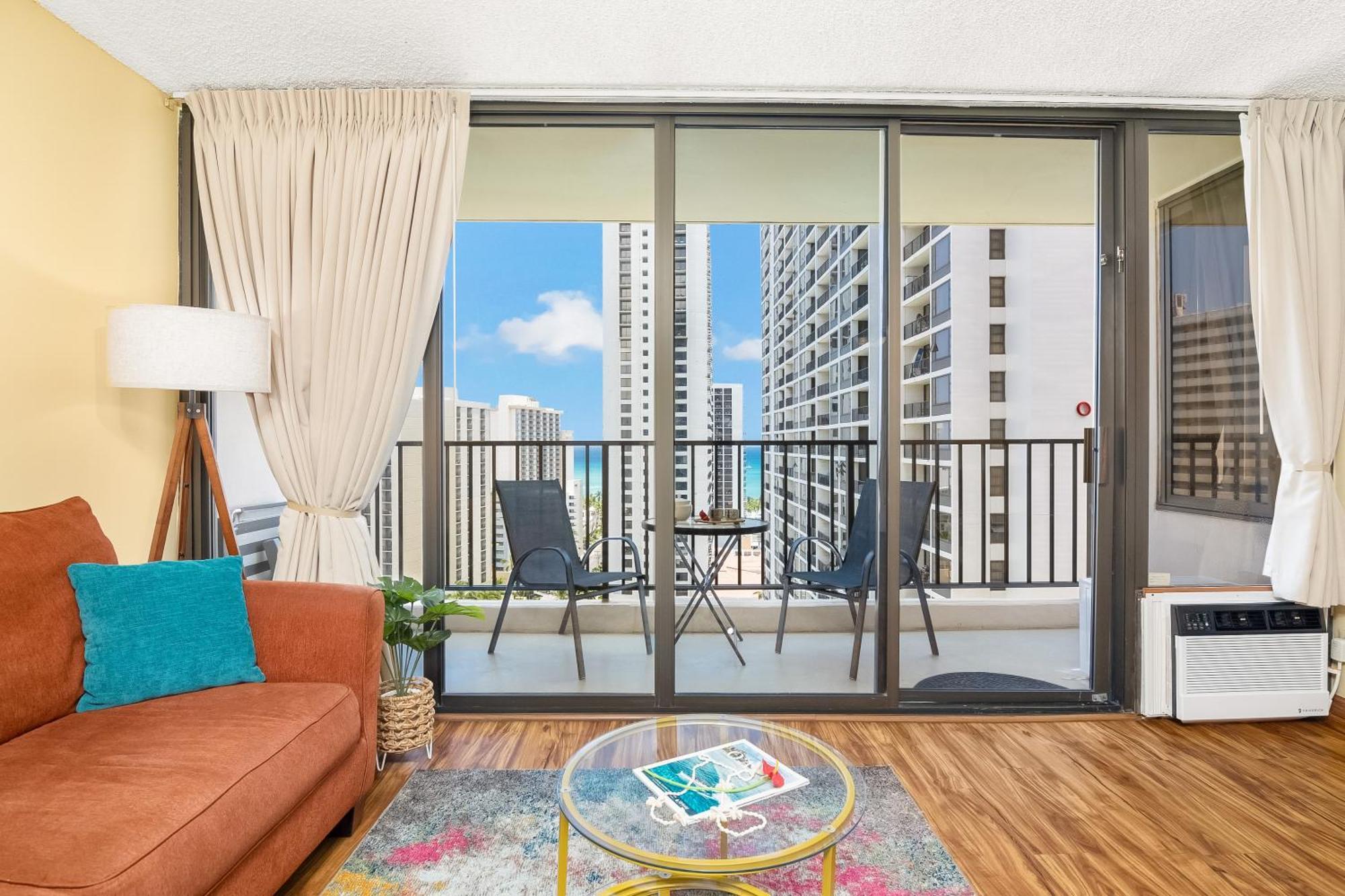 Beautiful 1Br, Steps To Waikiki Beach And Parking Honolulu Bagian luar foto